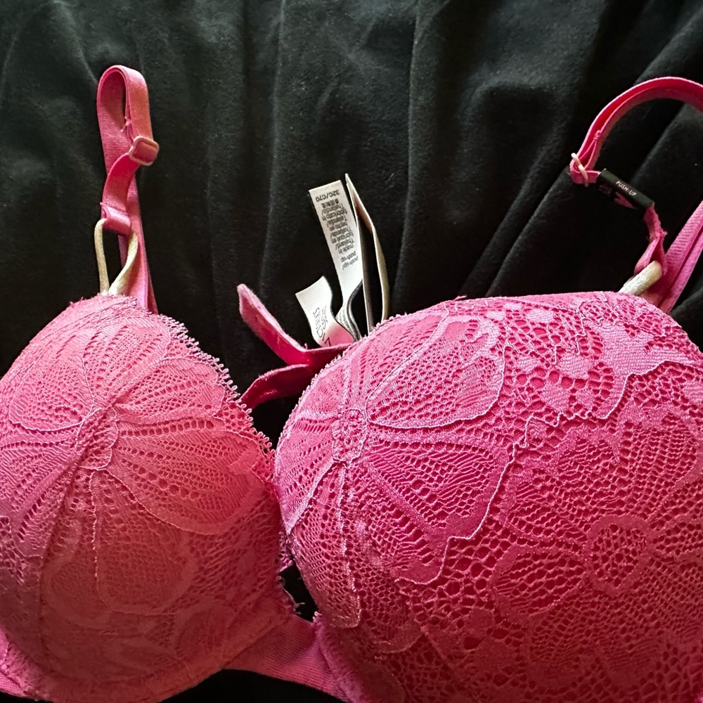 Pink Victorias Secret Push Up Bra (new with tags, never worn)